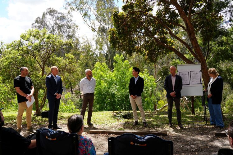 SEC has signed a historic agreement with the Wurundjeri Woi-wurrung Aboriginal Cultural Heritage Corporation to support First Peoples in sharing in the benefits of Victoria’s renewable energy transformation.